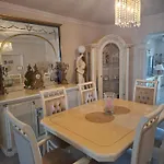 Royal Sandra *