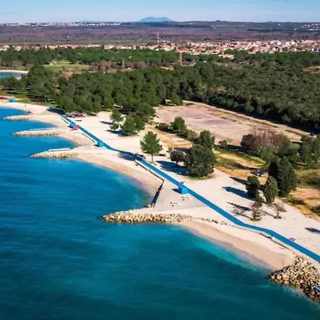 Royal Sandra Apartament Štinjan