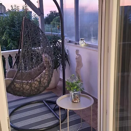 Royal Sandra Apartment *