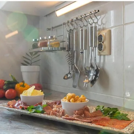Royal Sandra Apartman *