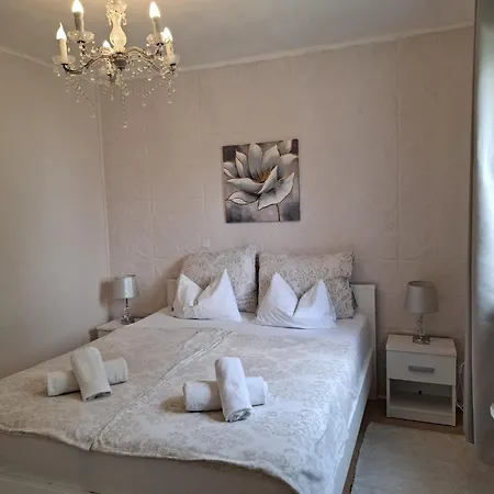 Royal Sandra Apartment