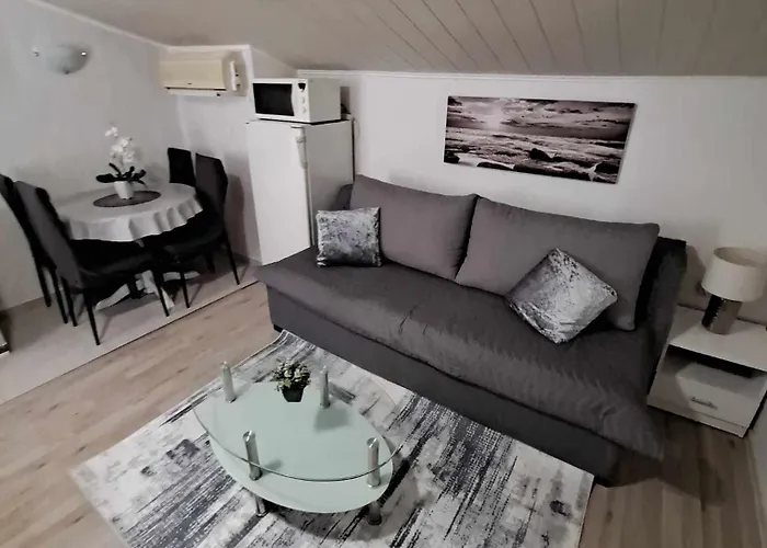 Royal Sandra 아파트