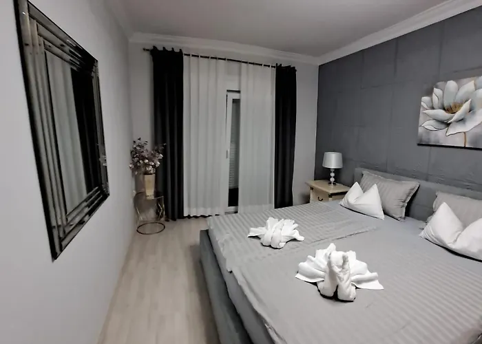 Royal Sandra 아파트