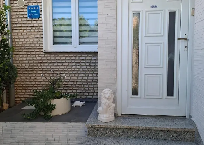 Royal Sandra * Štinjan